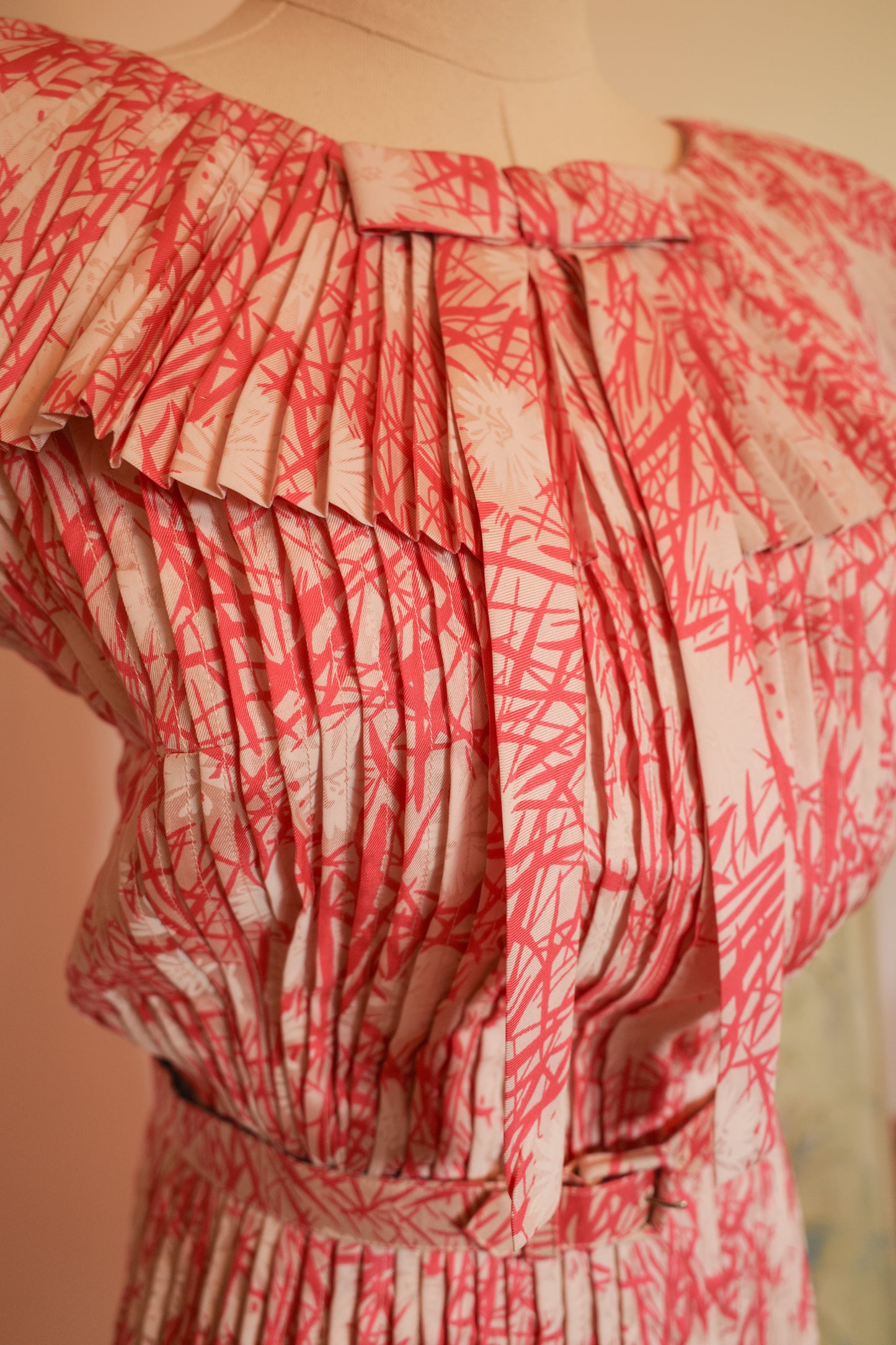 Vintage Pleated Collar Dress
