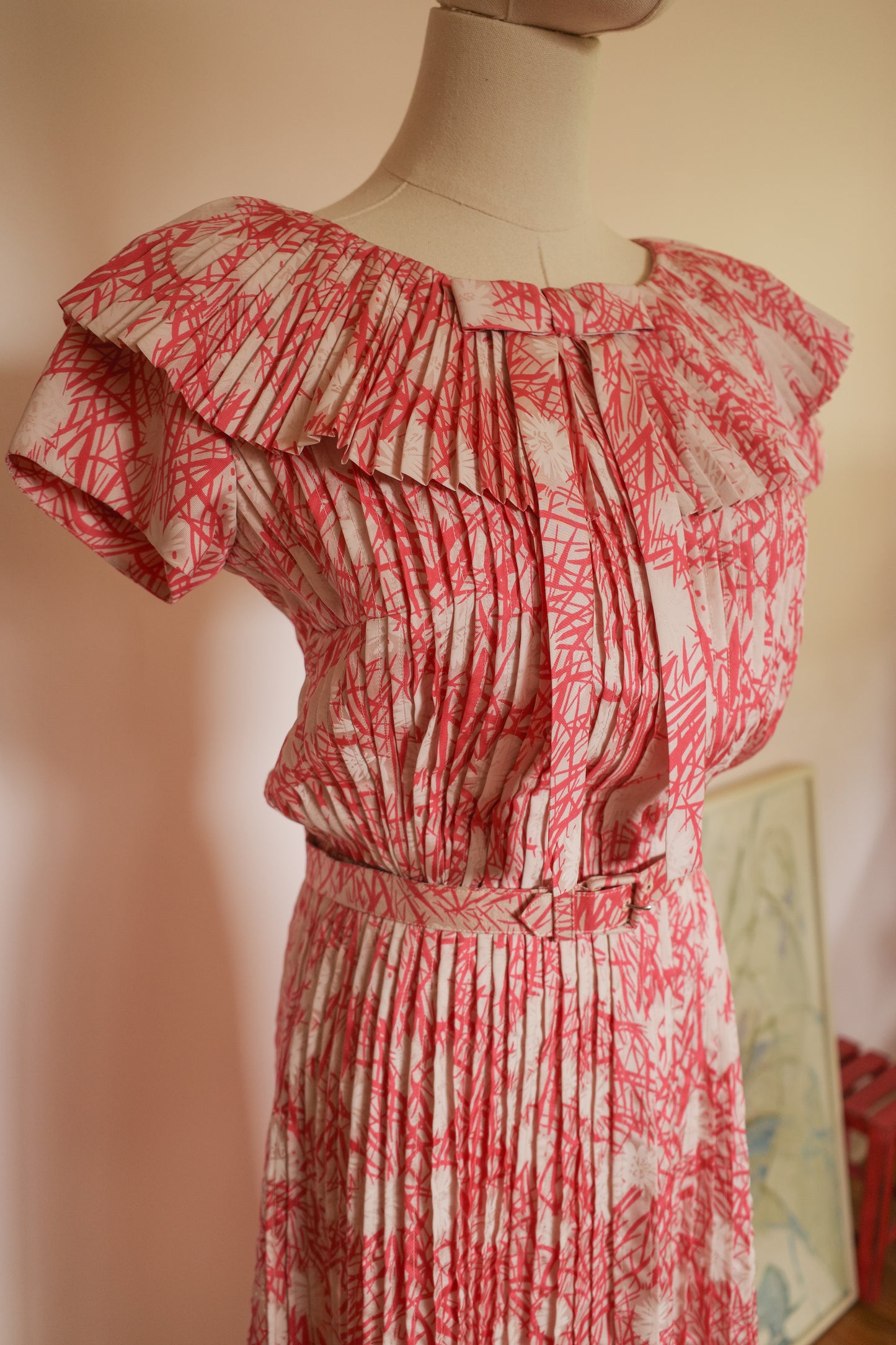 Vintage Pleated Collar Dress