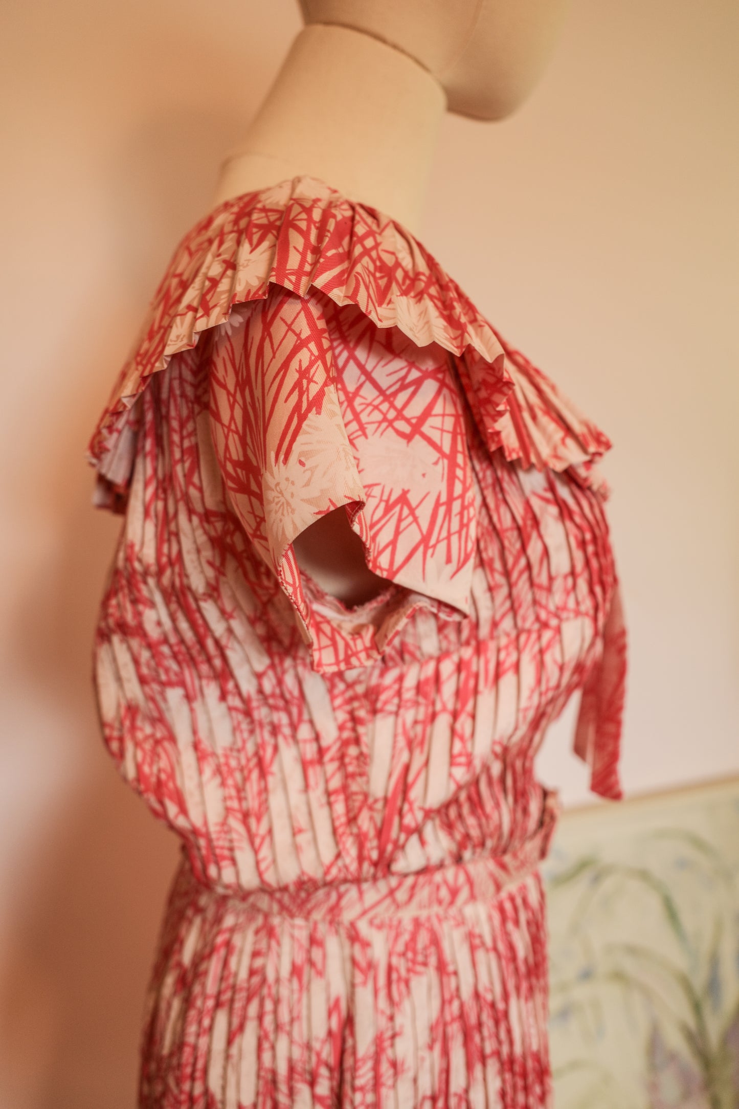 Vintage Pleated Collar Dress