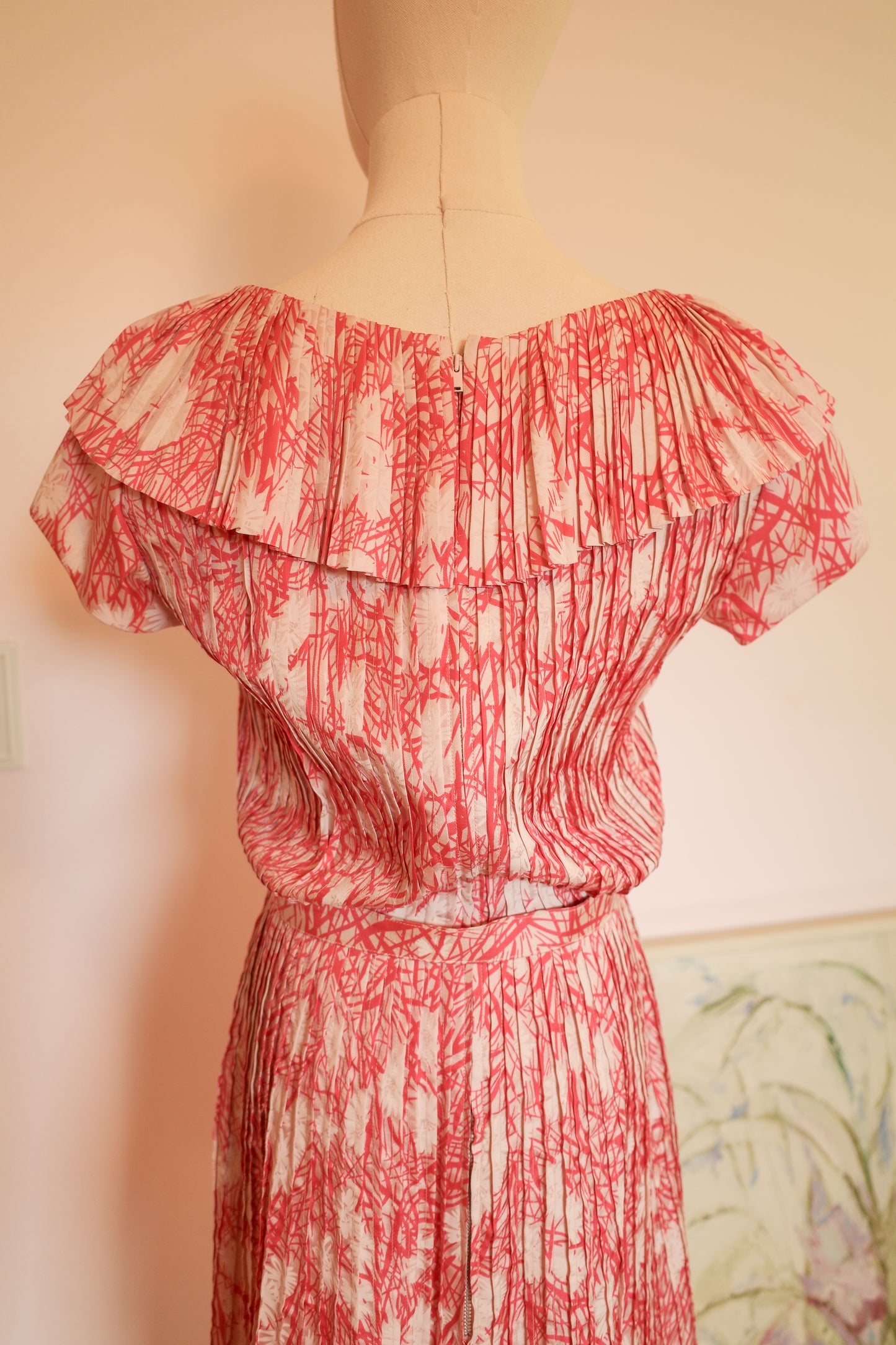 Vintage Pleated Collar Dress