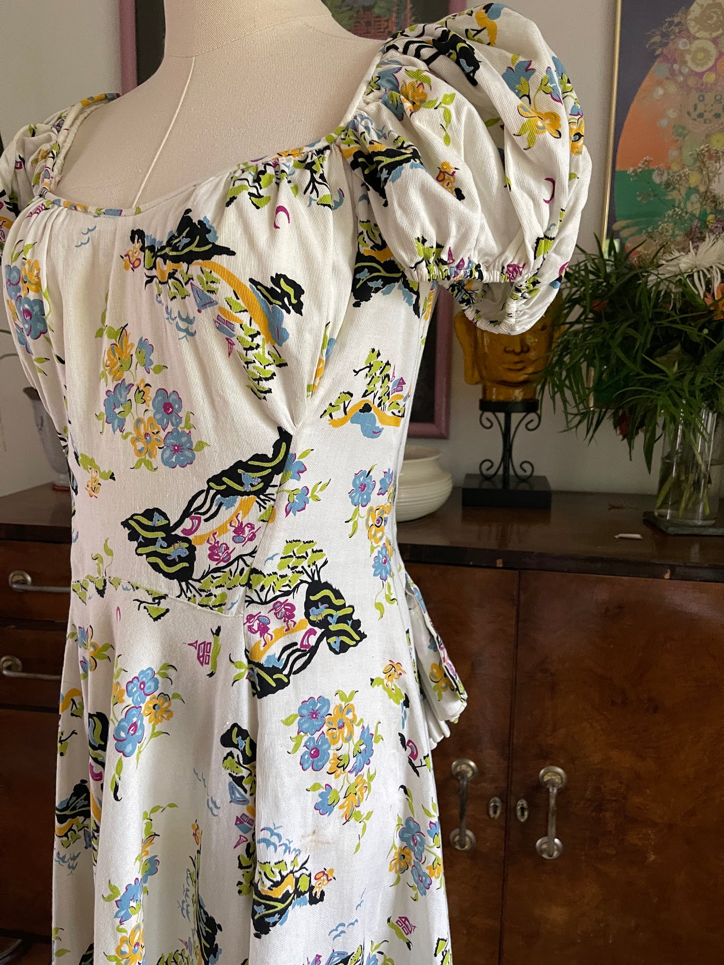 1940s White Floral Cotton Puff Sleeve Dress