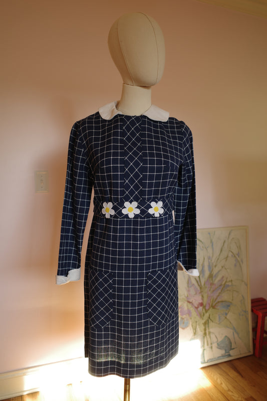 Vintage Mod Mini Dress with Daisy belt